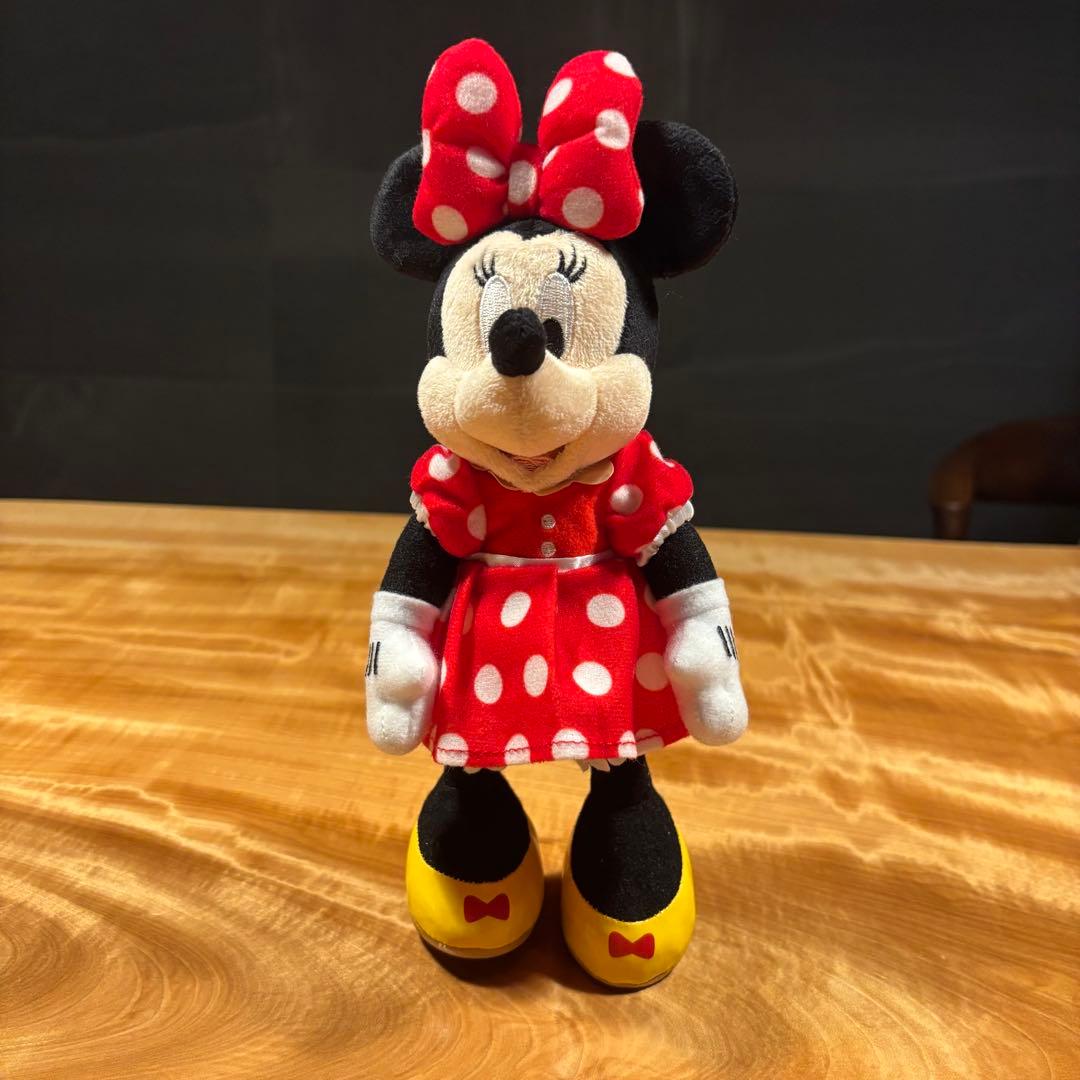 ミニーマウス 着せかえ　ぬいぐるみ本体と着せ替え衣装4つの計5つセット