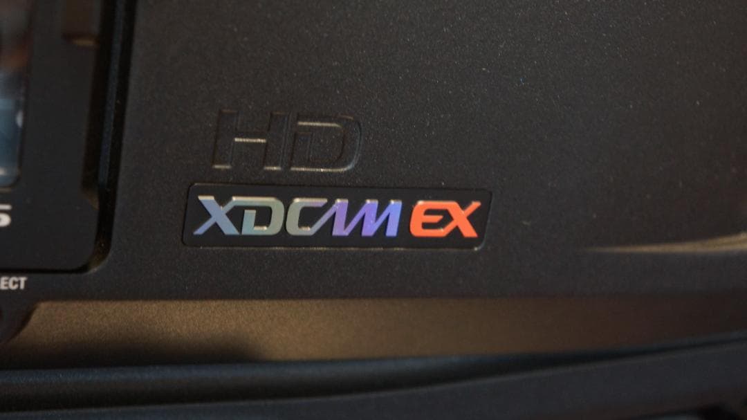 業務用ビデオカメラ XDCAM 2/3インチPMW350K16倍レンズ付 - メルカリ