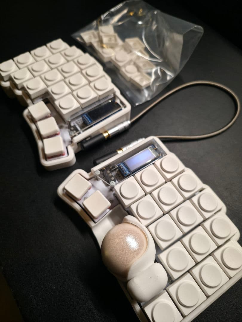 Keyball39 白基盤 完成品(キースイッチ/キーキャップ付き)