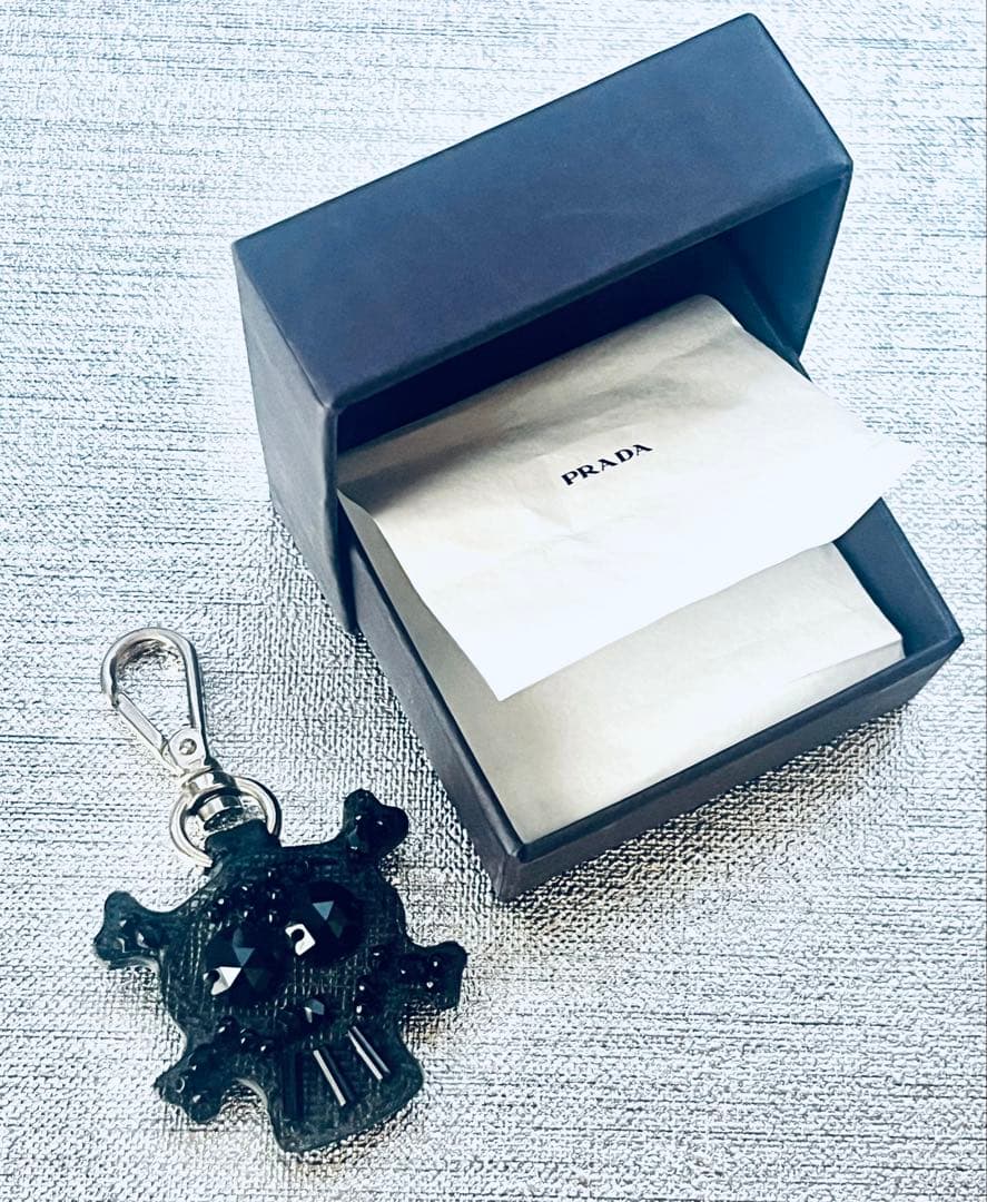 新品未使用 PRADA スカル キーホルダー 箱