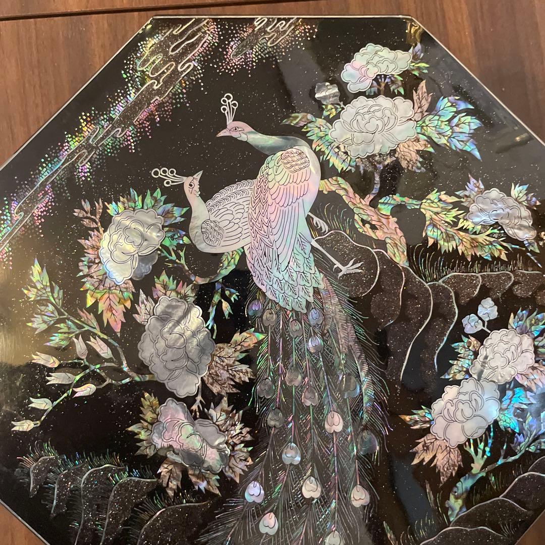 孔雀模様の八角形一段重箱 螺鈿細工 八角形 菓子器 - メルカリ