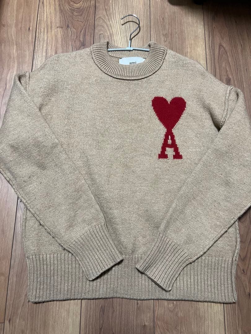 アミパリス AmiParis 美品　ベージュ ハート刺繍セーター