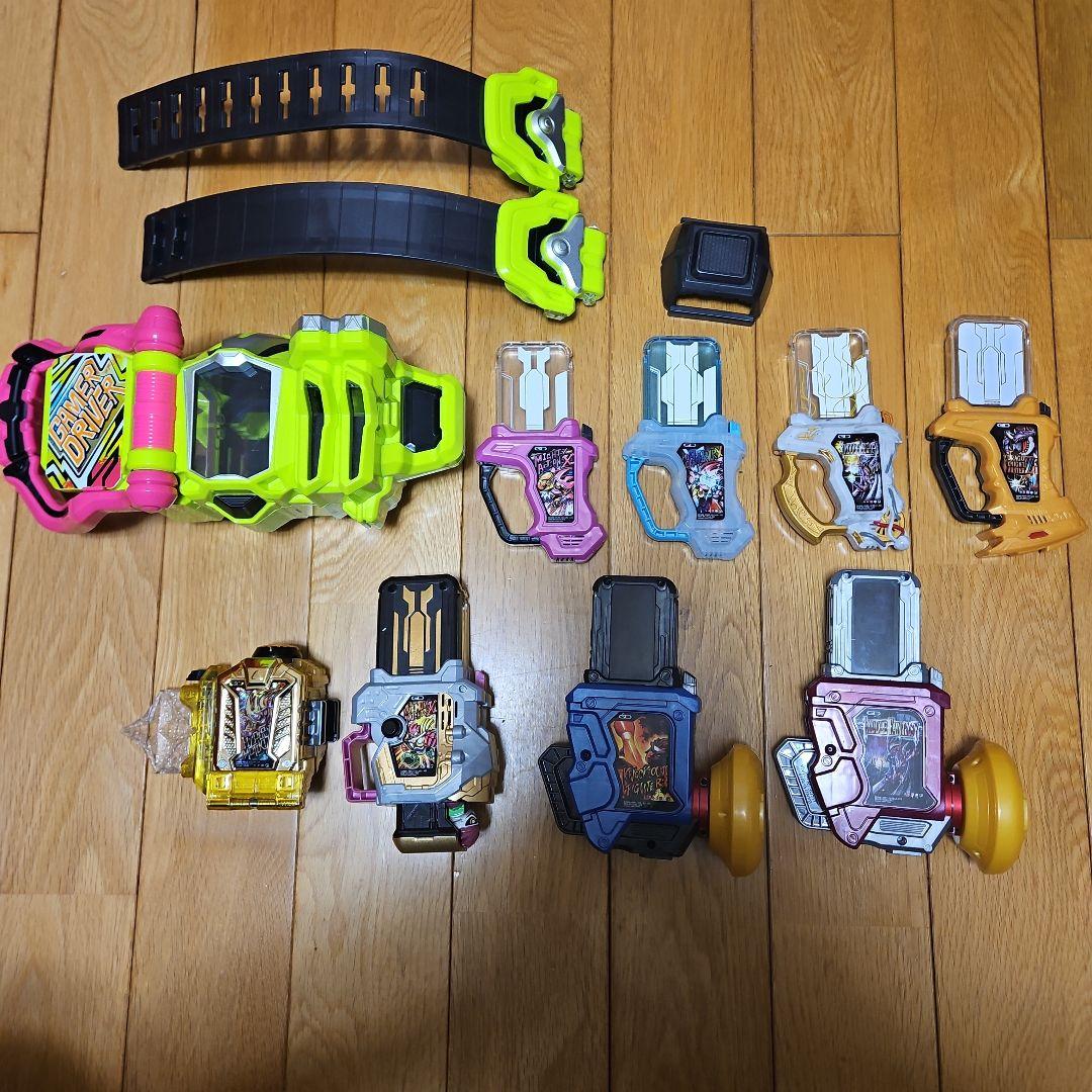 仮面ライダーエグゼイド DXゲーマドライバー ガシャット セット売り 仮面ライダーエグゼイド 変身ベルト ガシャット DXゲーマドライバー