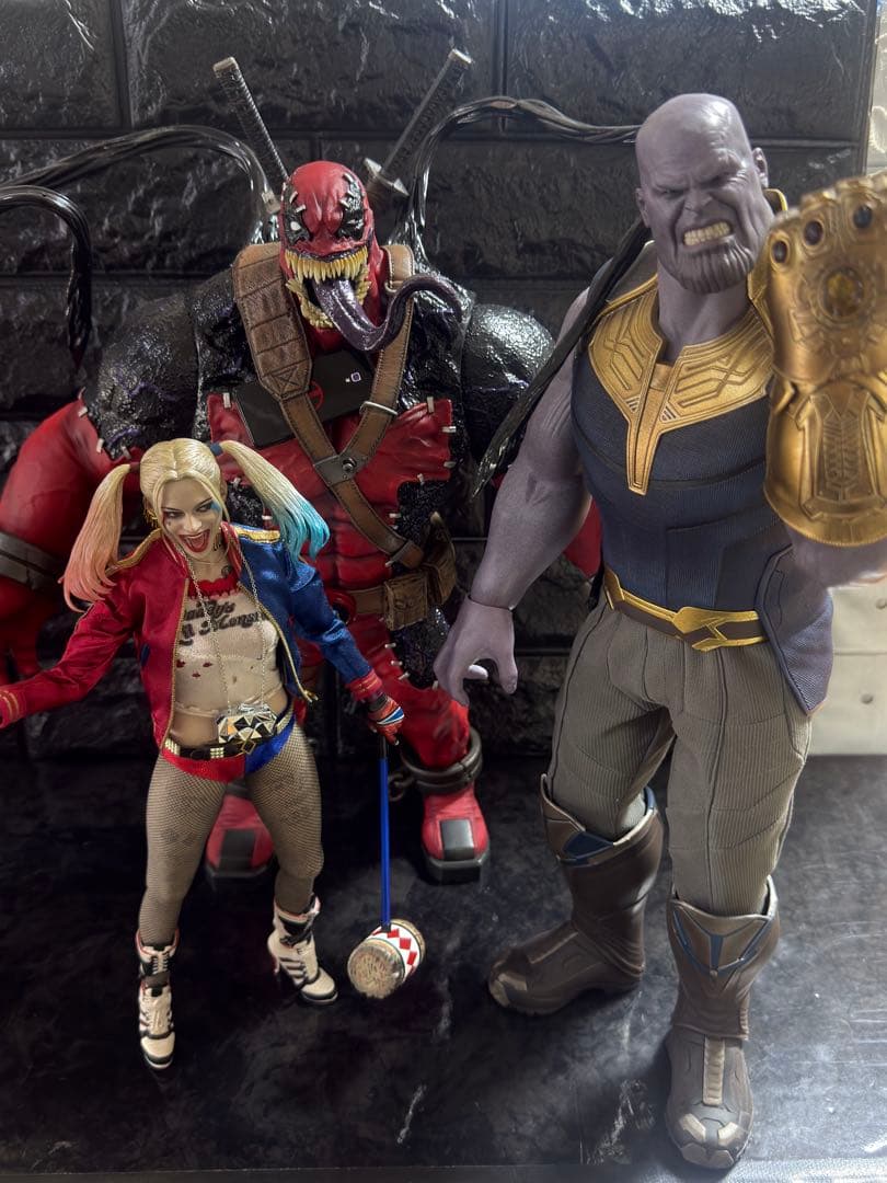 ひ*き様 hottoys 3体セット　（ヴェノムプール、ハーレイクイン、サノス）