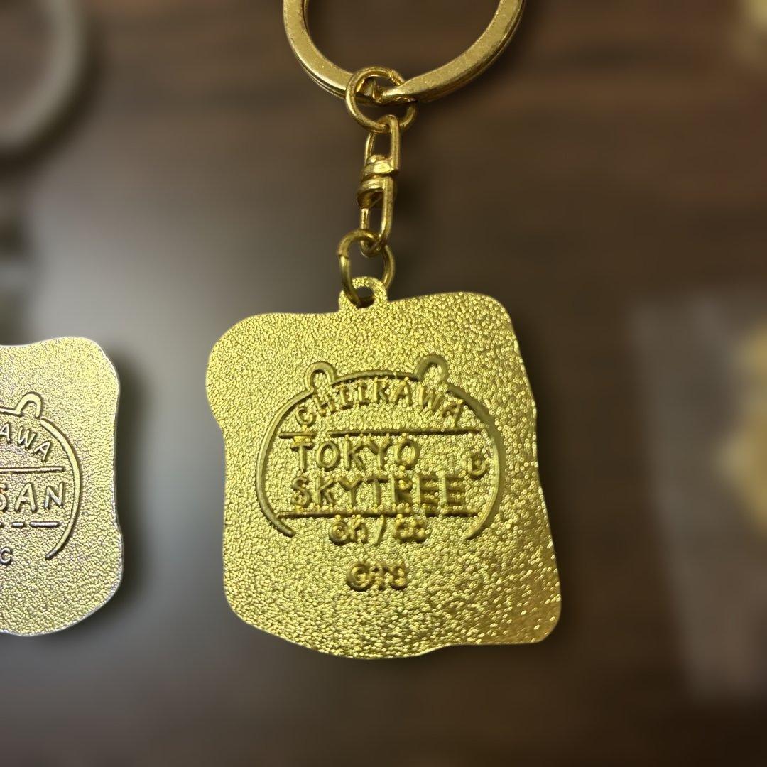 ちいかわご当地キーホルダー ハチワレ ウサギ - メルカリ