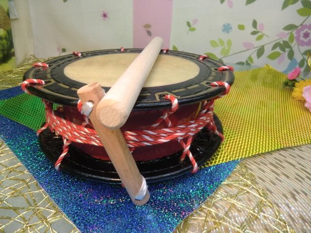 (送料無料)17.980円　N締め太鼓30cm 　撥付き　エイサーを楽しく