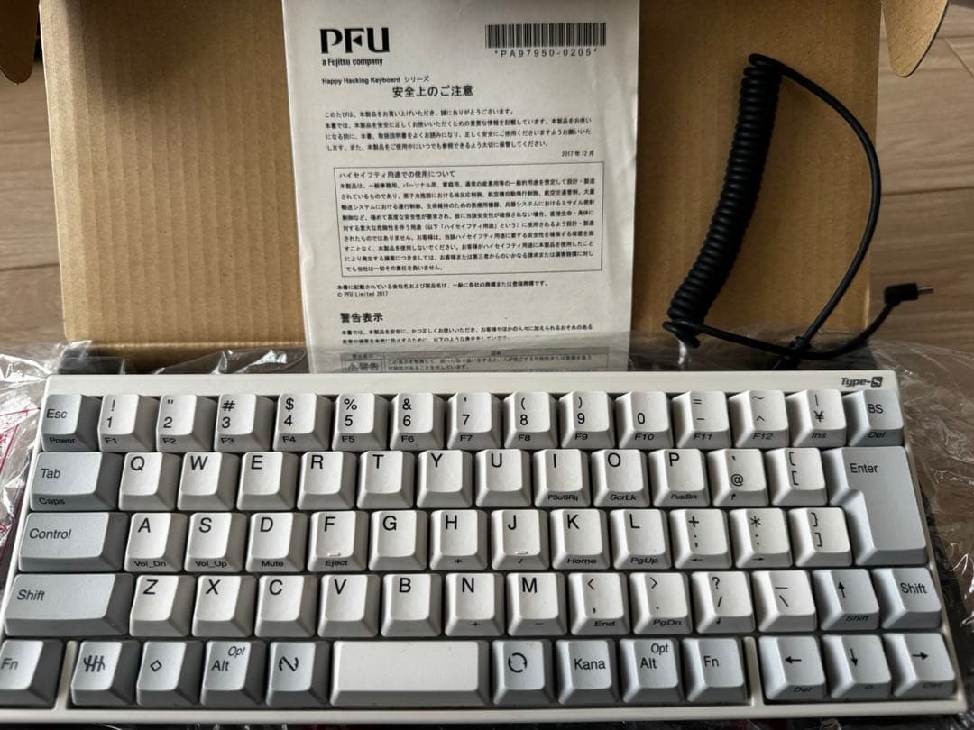 pfuキーボード　PS-KB420WS