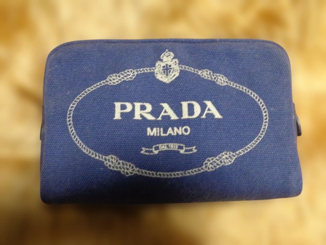 PRADA ネイビーキャンバスポーチ