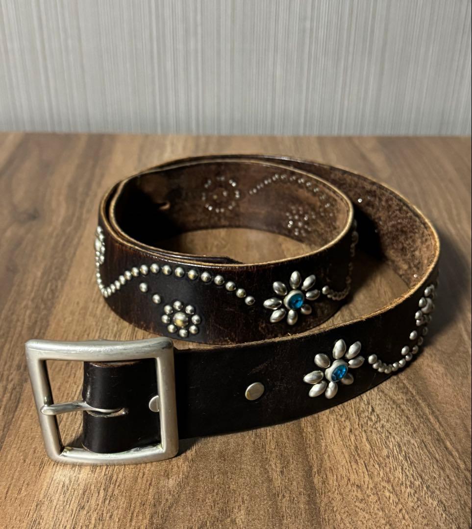 32 インチ HTC フラワースタッズ ブルーストーン レザーベルト ブラウン 楽天市場】スタッズベルト htc 32の通販