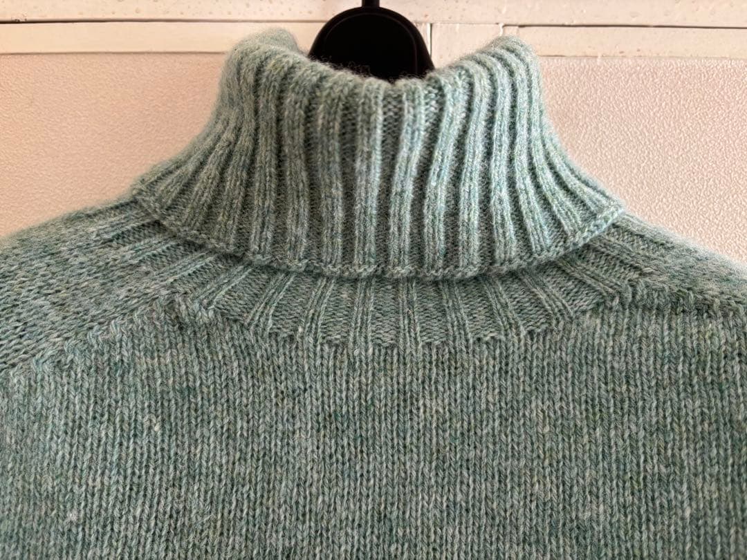 ハーレーオブスコットランド オパール（ファウナ）タートルネック