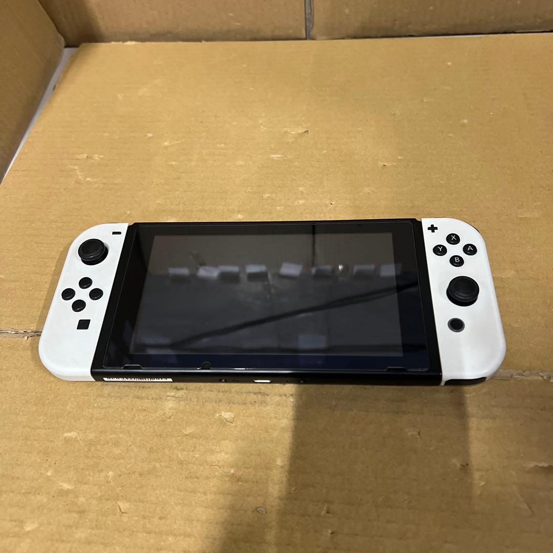 Nintendo Switch 本体 Joy-Con 白　本体のみ