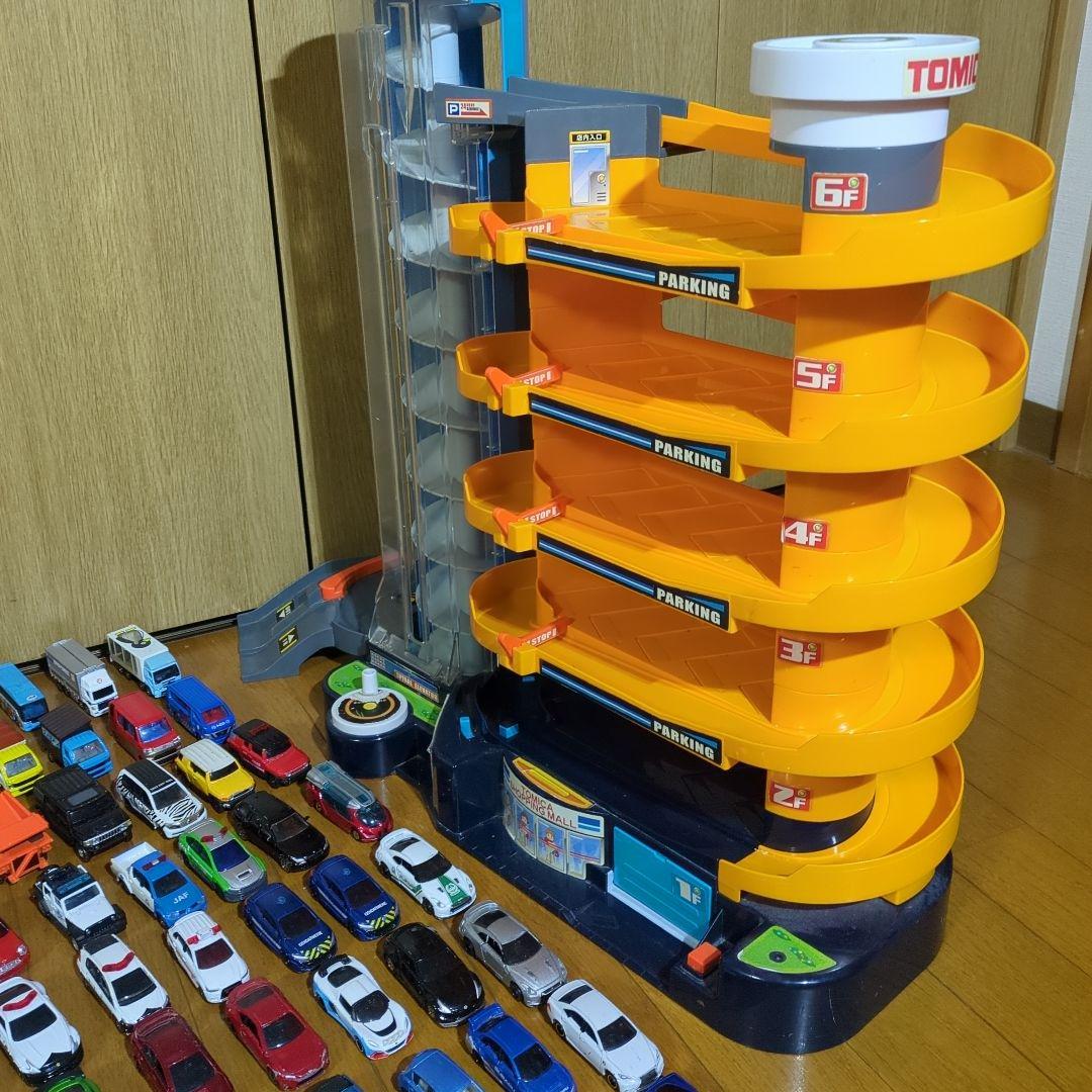 トミカ 立体駐車場とミニカー約80台セット - メルカリ
