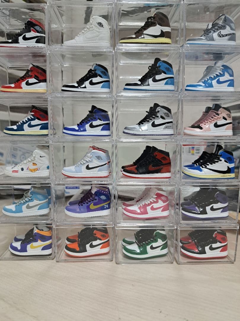 Nike Air Jordan 1 ミニフィギュア 24個セット