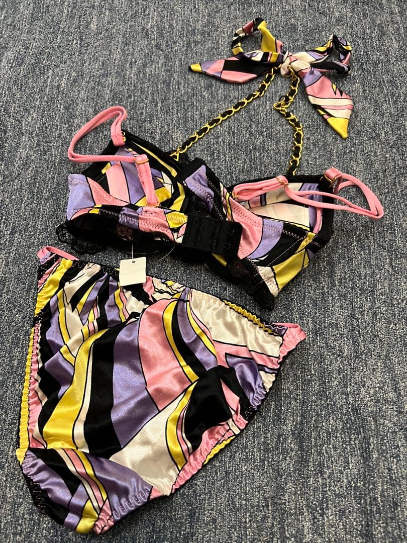 エメフィール ブラショーツセット プッチ柄 サテン ピンク - メルカリ