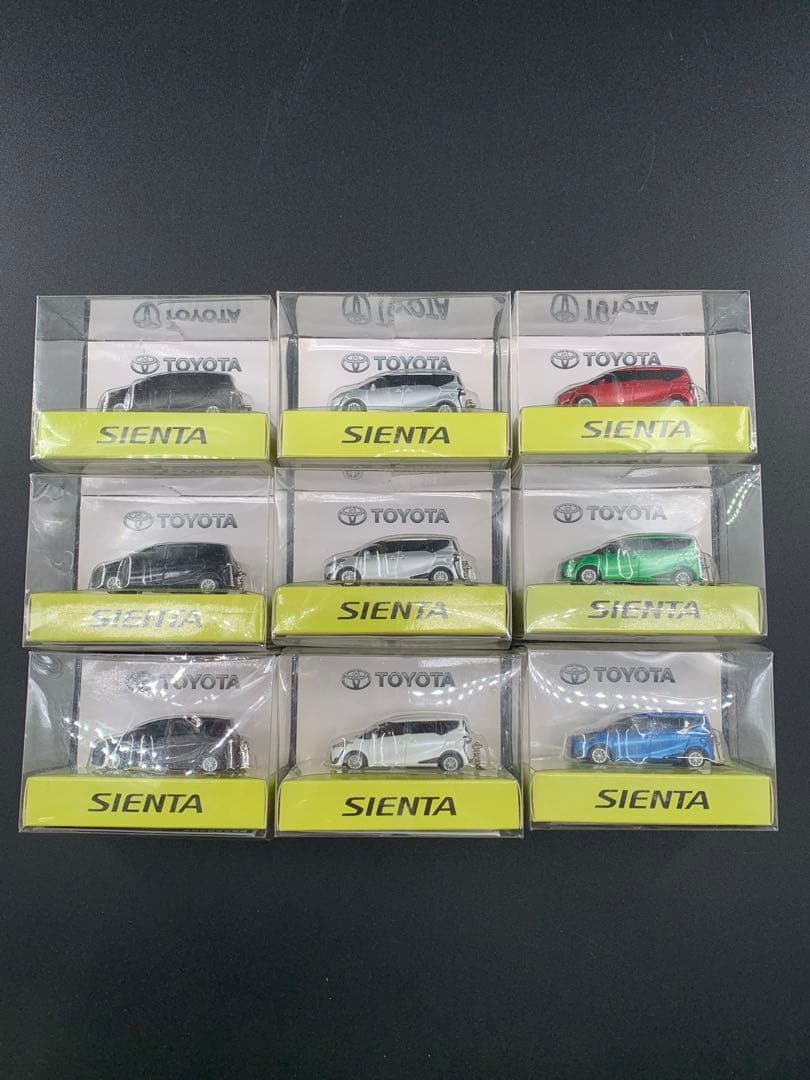 TOYOTA SIENTA トヨタ シエンタ ミニカー キーホルダー