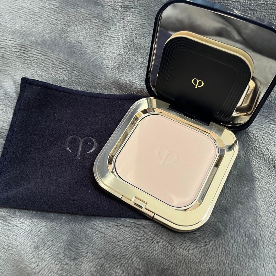 クレ・ド・ポー ボーテ プードルコンパクトエサンシエルn