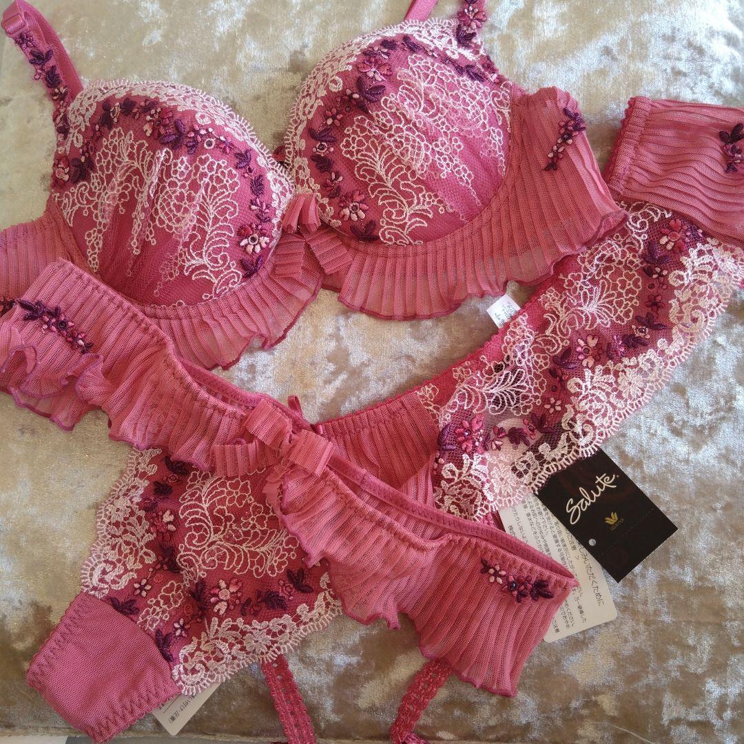サルート　ピンク フリルと刺繍 ブラ☆Tバック☆ガーターベルト3点セットC75
