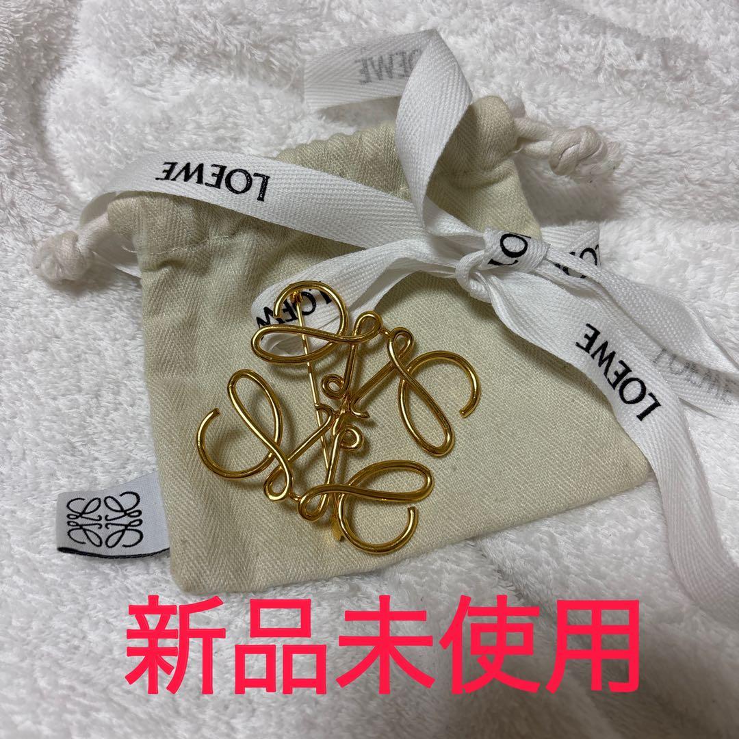 LOEWE ロゴ ゴールドブローチ