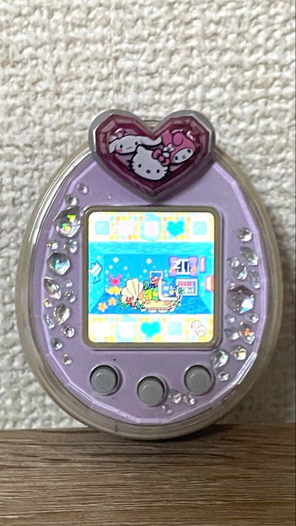 たまごっちピース本体 たまデコピアス付 - メルカリ