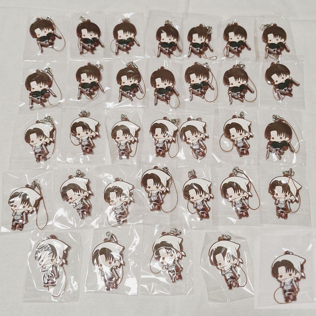 新品 進撃の巨人 コトブキヤ ラバーストラップ リヴァイ 通常 特典 お掃除