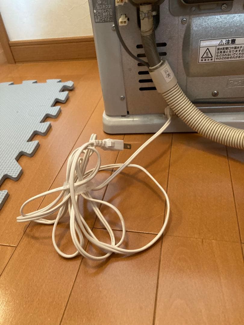 コロナ 温水ルームヒーター CRH-400CS 2007年製 - メルカリ