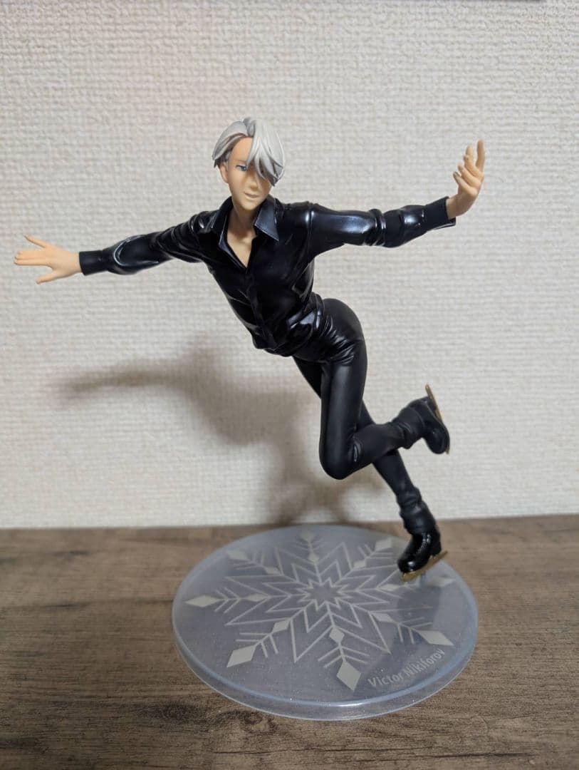 ユーリ!!!onICE ヴィクトル・ニキフォロフ フィギュア