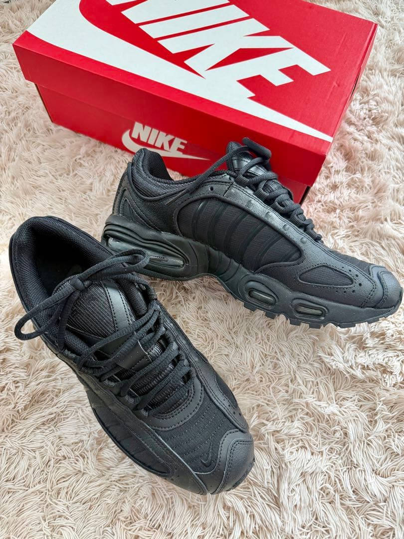 NIKEエアマックス26.0㎝　メンズスニーカー ブラック UK8 完売