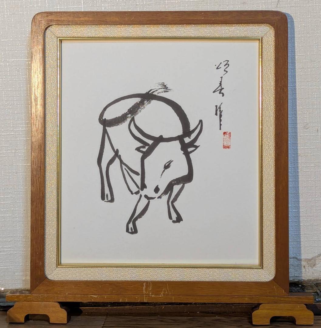 【真作】絵画　水墨画（色紙）　牛図　力強い筆致　現代書画作品　Z35