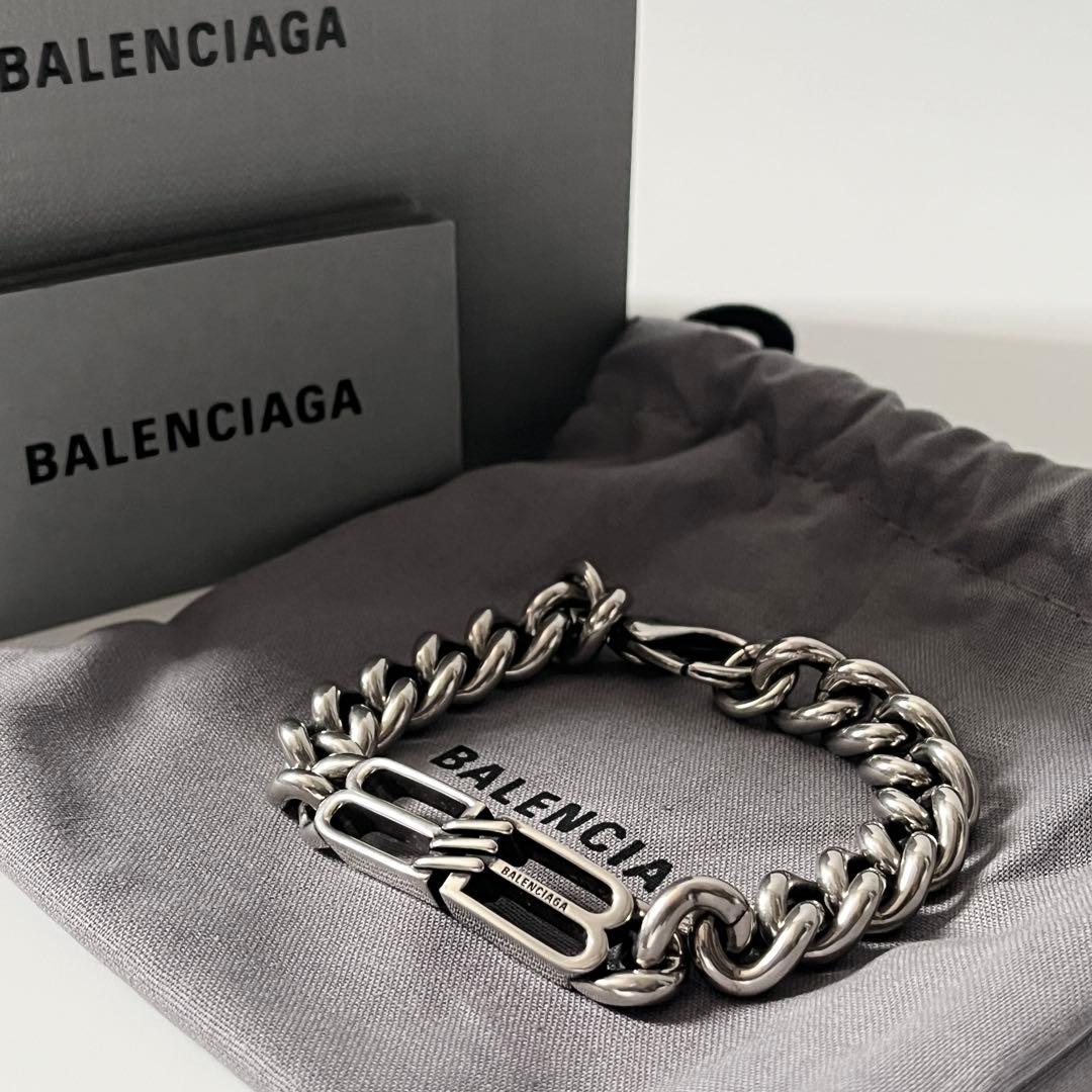 バレンシアガ　BBアイコン グルメット　ブレスレット　シルバー　Mサイズ　ロゴ