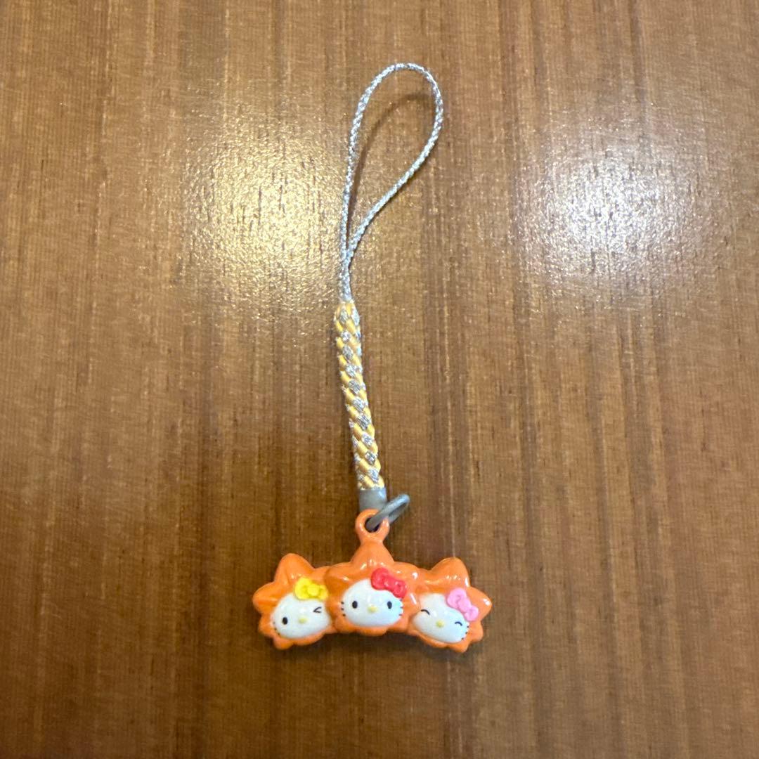 ハローキティ ご当地ストラップ もみじ饅頭 - メルカリ