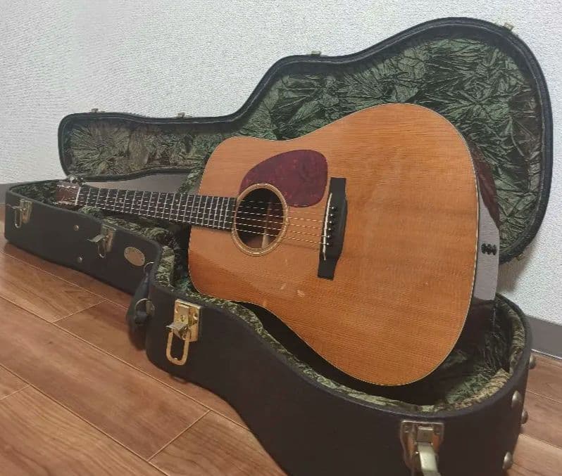 Martin　D-18V 1997年製