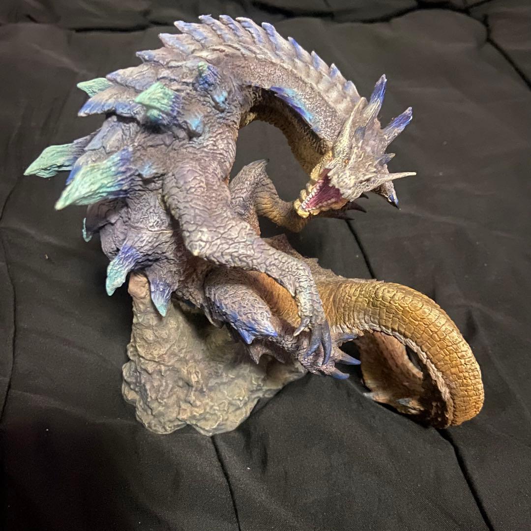 希少】白海竜 ラギアクルス 亜種 クリエイターズモデル モンハン