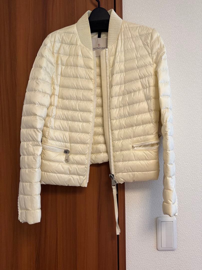 【MONCLER モンクレール】アイボリーダウンジャケット(やや汚れあり)