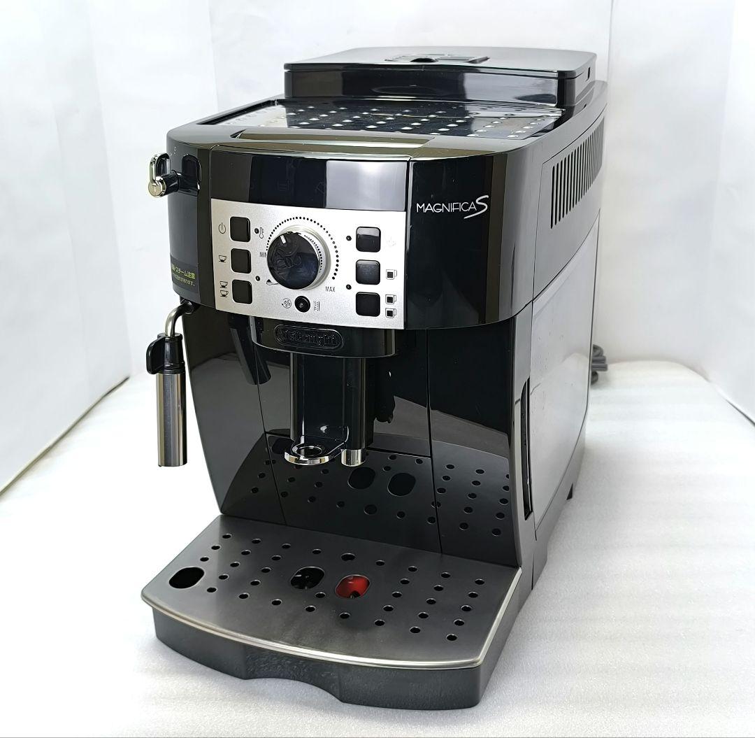 デロンギ　コンパクト全自動コーヒーマシンマグニフィカS ECAM22112B　3 デロンギ マグニフィカS ECAM22112B [ブラック] 価格比較 - 価格.com
