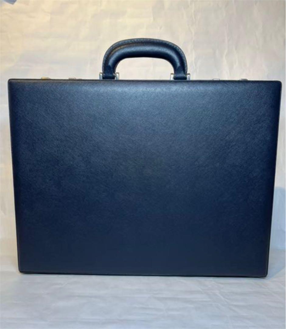 アタッシュケース　レザー