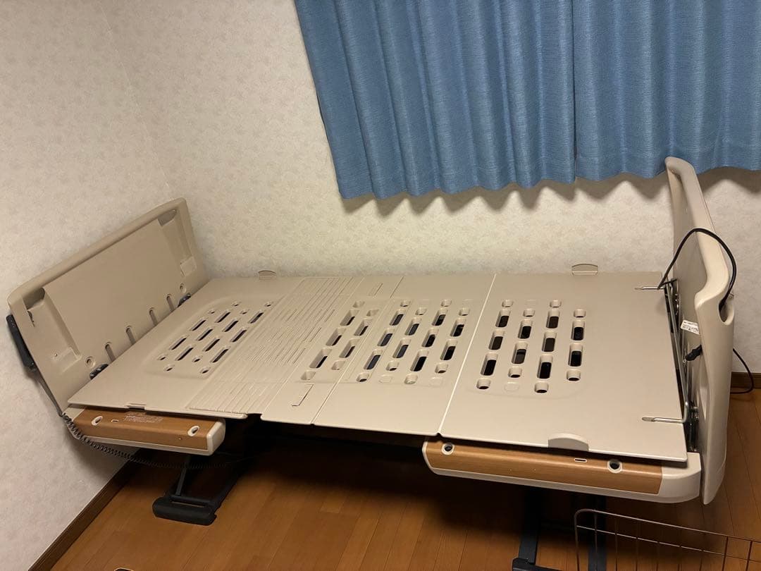 PARAMOUNT BED 楽匠Z 3モーション　介護用電動ベット　83 ミニ
