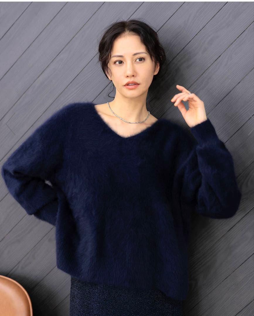 美品　フォックスカシミヤ Vネックプルオーバー　ネイビー