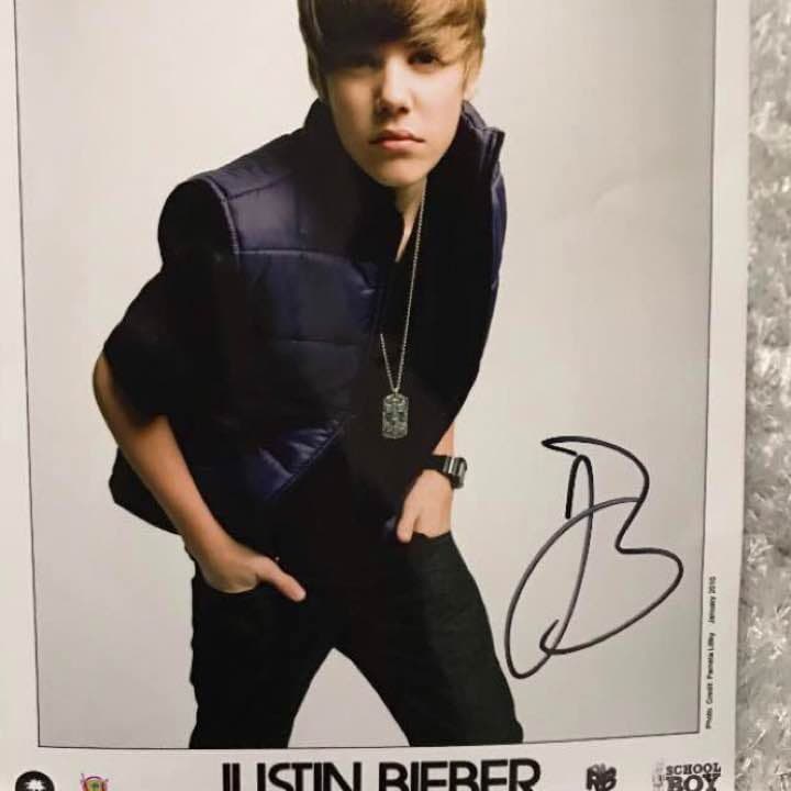ジャスティンビーバー justinbieber 直筆サイン - メルカリ