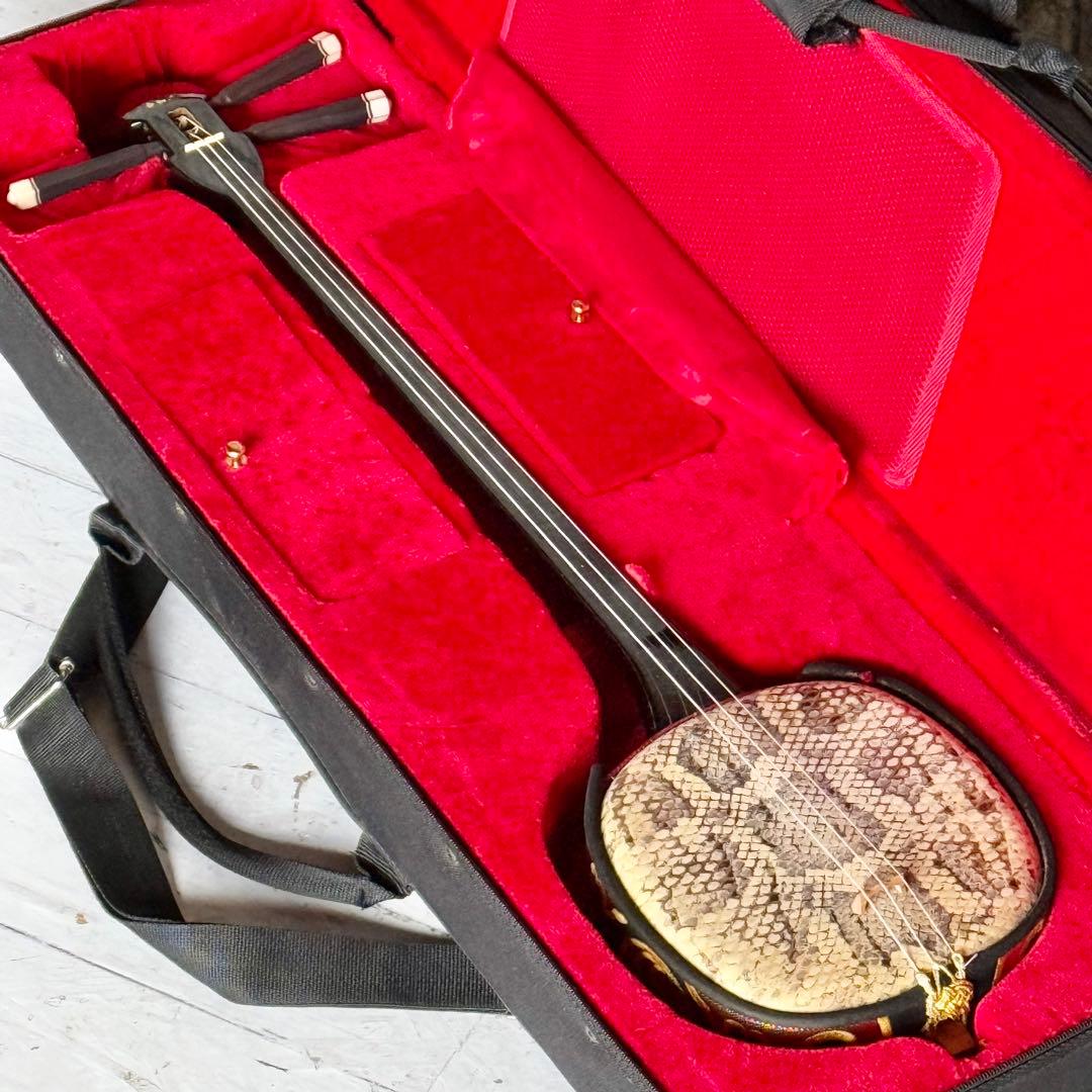 沖縄三線 本蛇皮張り ハードケース付き