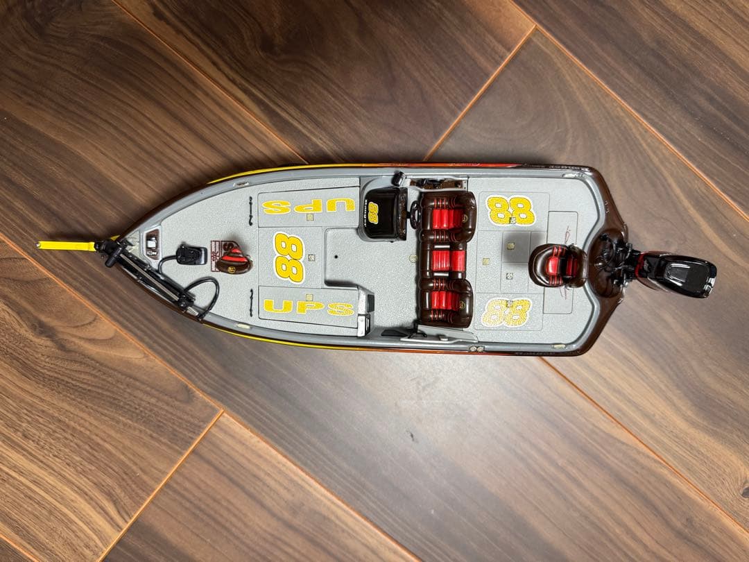 CASTAWAY 1/24スケール バスボート ダイキャストモデル