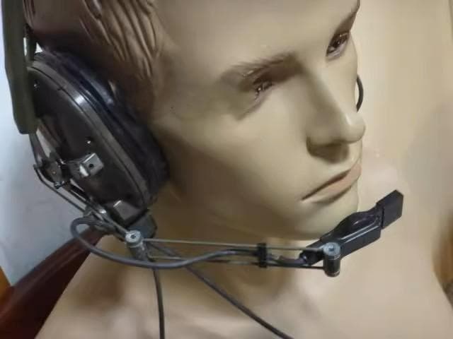 米軍放出品 経年劣化 ヴィンテージ感があり ヘリコプター用ヘッドセット