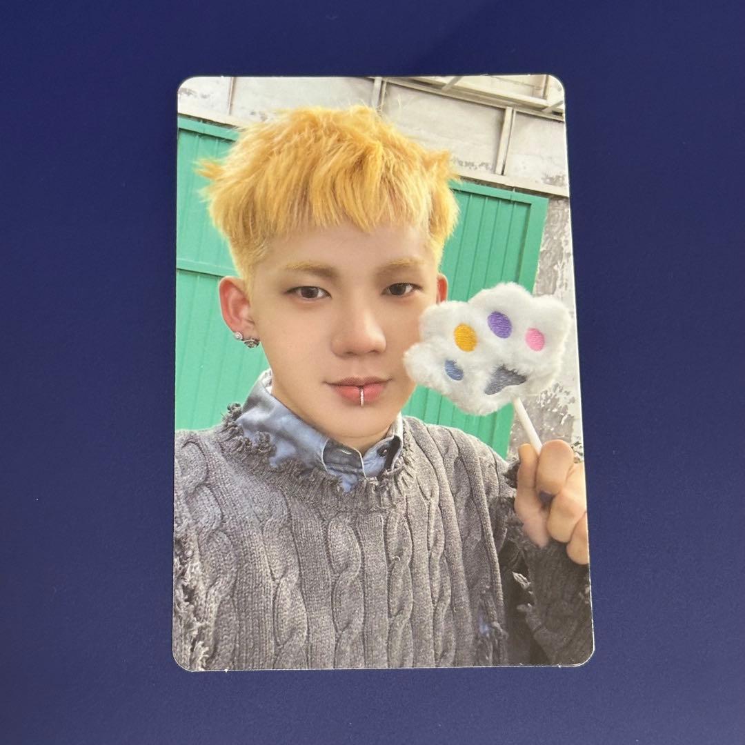 TREASURE YELLOW セルフィーフォトカード ヒョンソク - メルカリ