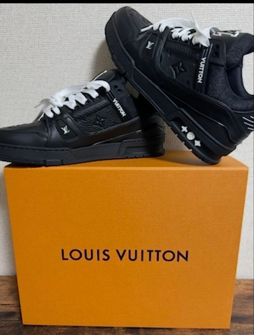 LOUIS VUITTON スニーカー　モノグラム　ブラック中古27cm