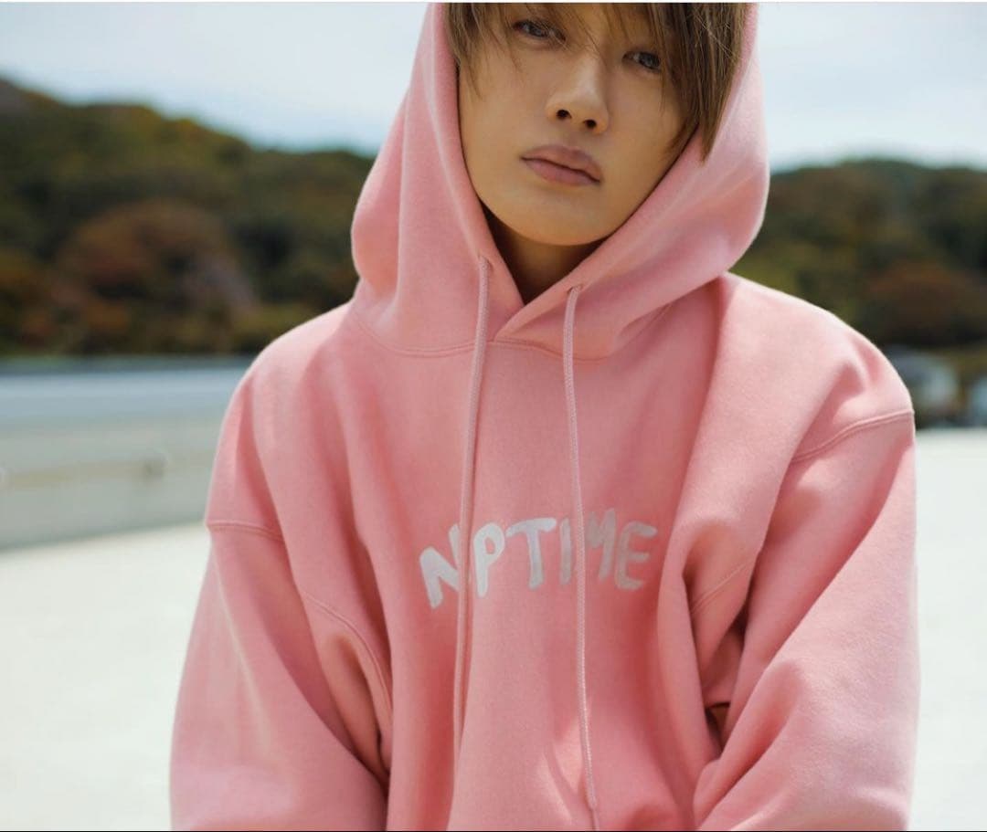 ナップタイム naptime. Nissy パーカー イエロー ピンク - メルカリ