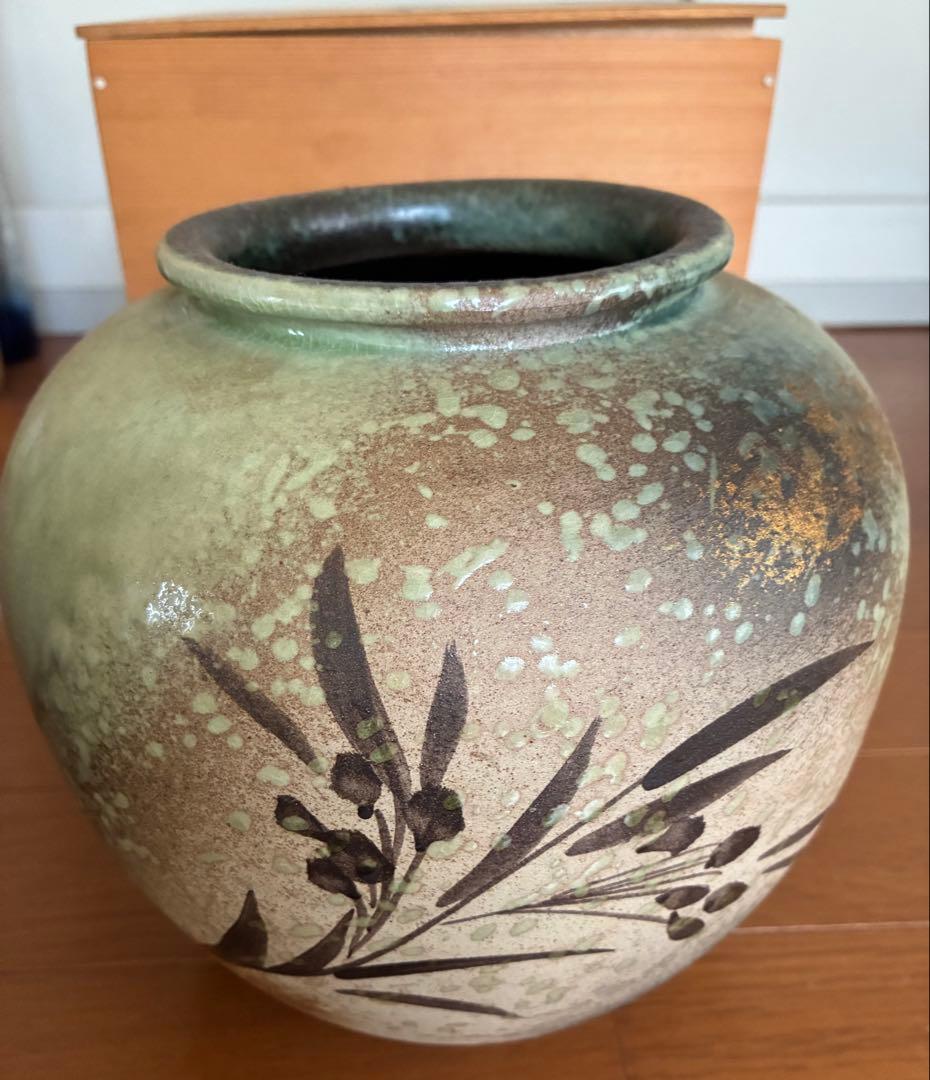 信楽焼￼木箱付き陶器花器花瓶 金彩豪華　明治印 九谷焼 【故物】伝統工芸九谷焼 12号花瓶 本金割取 中田錦峰作 / 細字