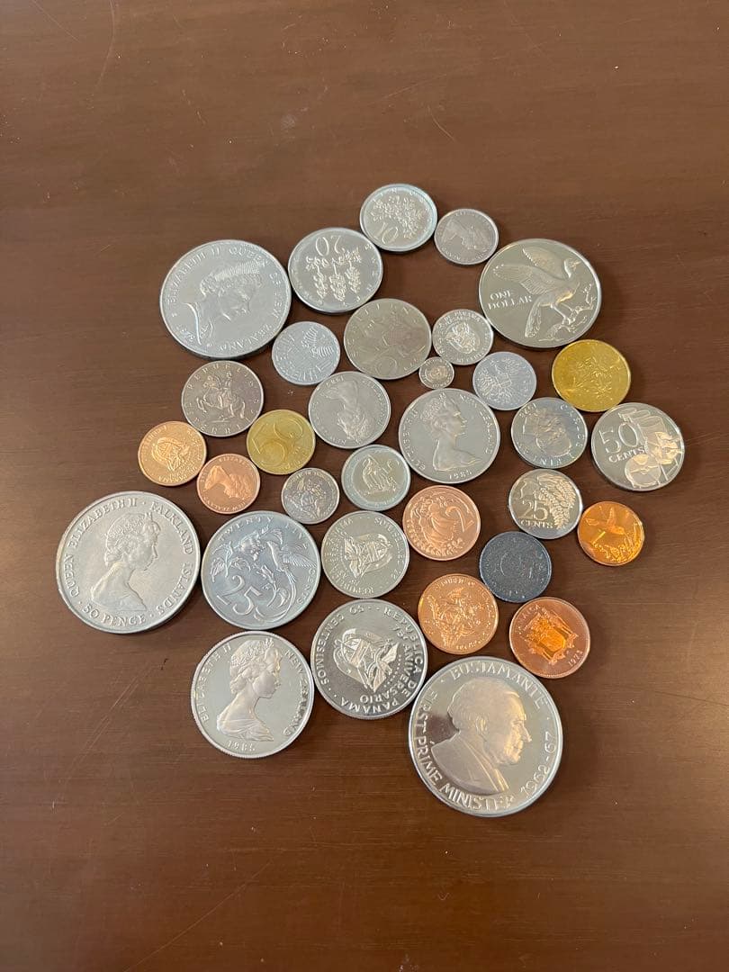外国まとめ売り 記念硬貨含む30枚以上