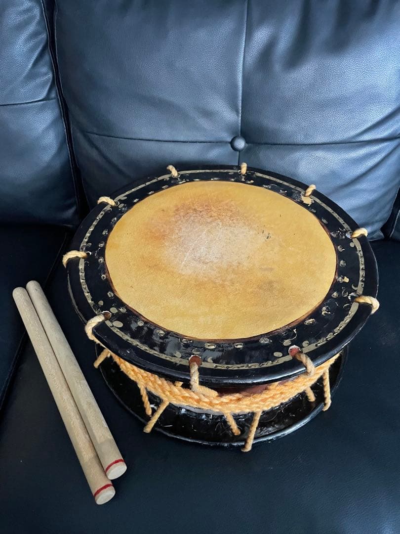 【良品】締太鼓 紐締め 平太鼓 和太鼓　バチ付き