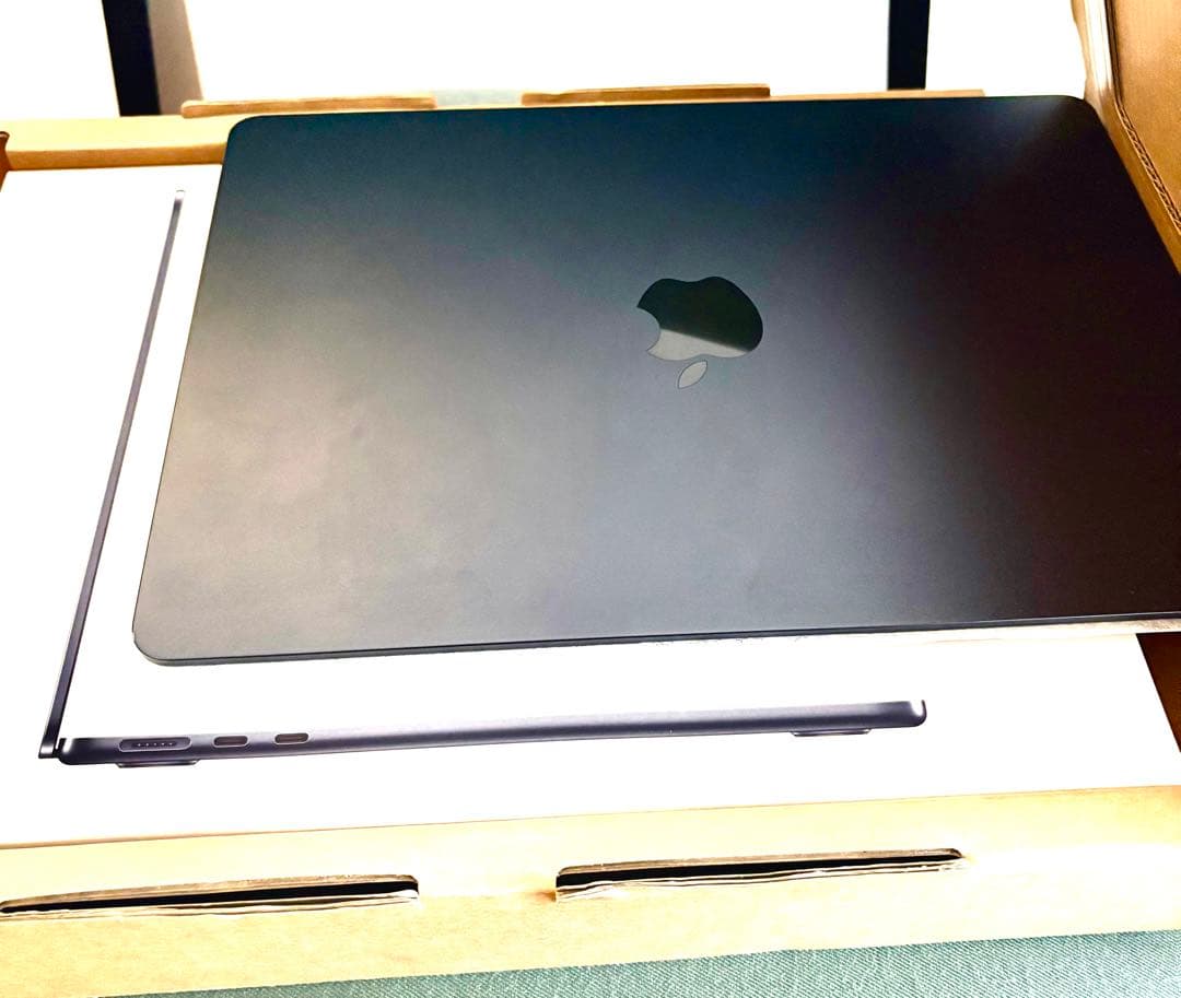 MacBook本体 Apple MacBook Air (M3, 16GB)512GB SSD