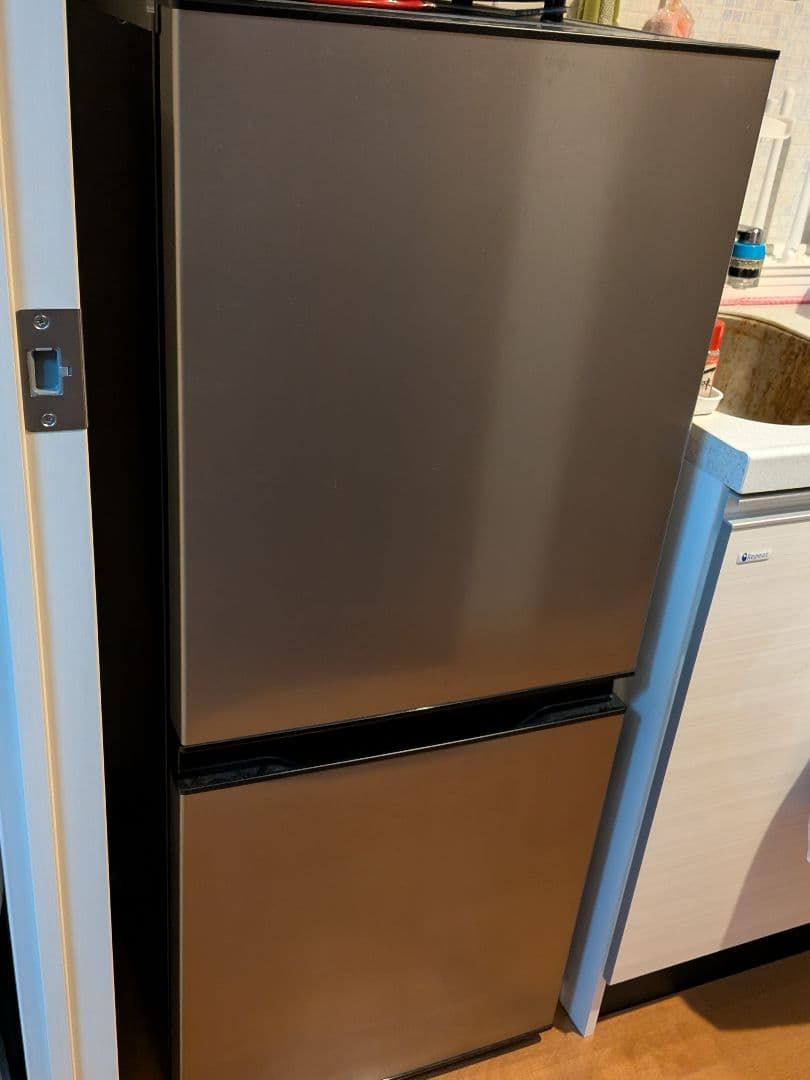今年7月購入！引き取り専用大阪市AQUA 冷凍冷蔵庫135L