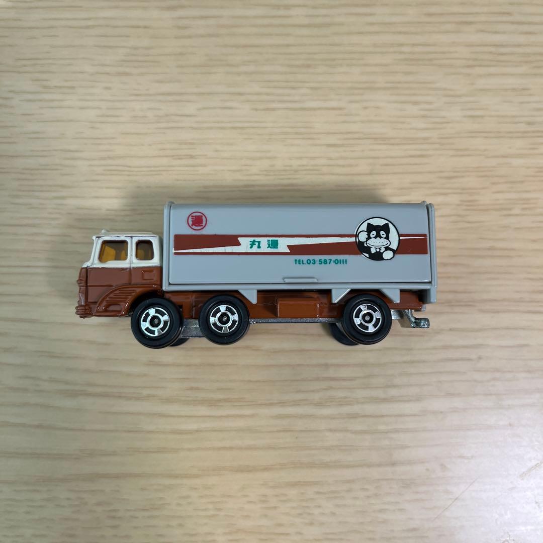 トミカ FUSO ウィングルーフトラック 1/127 - メルカリ